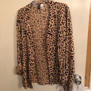 H&M button up leopard size 4
